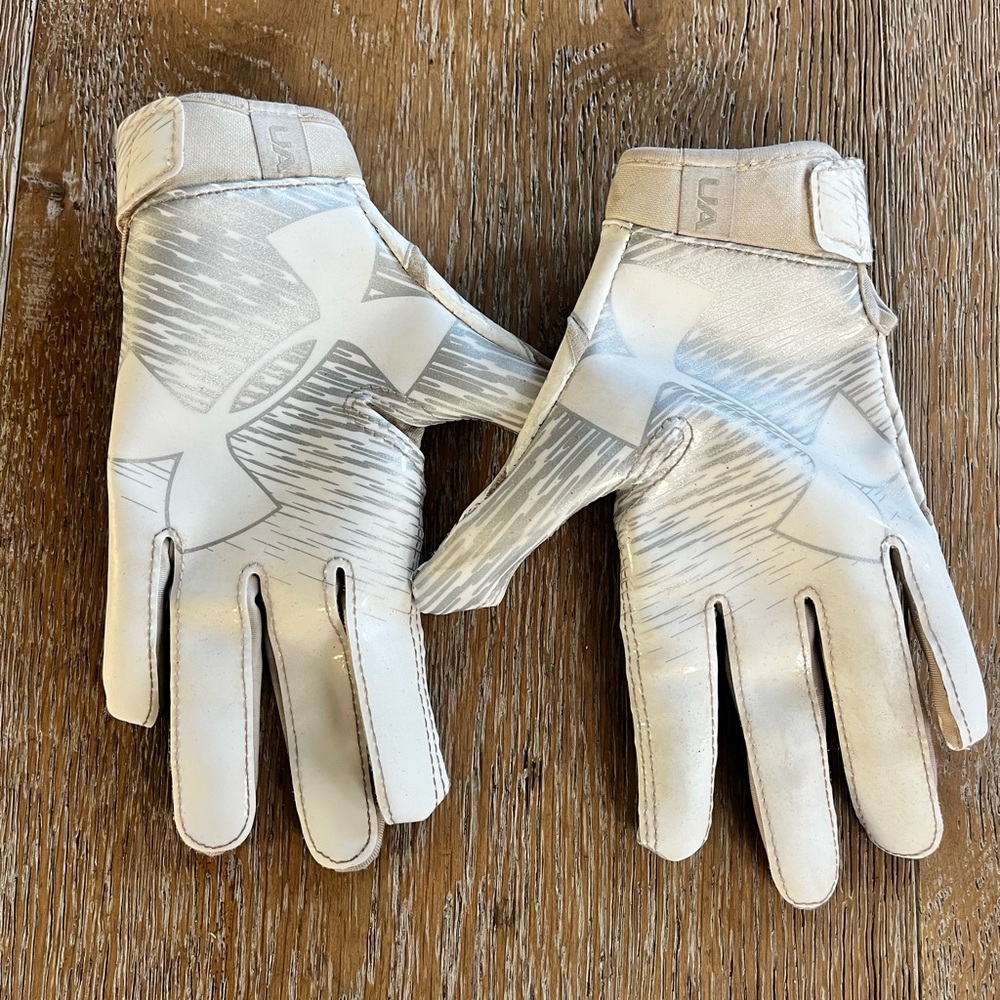 Under Armour Football Gloves 
Youth Size Large
